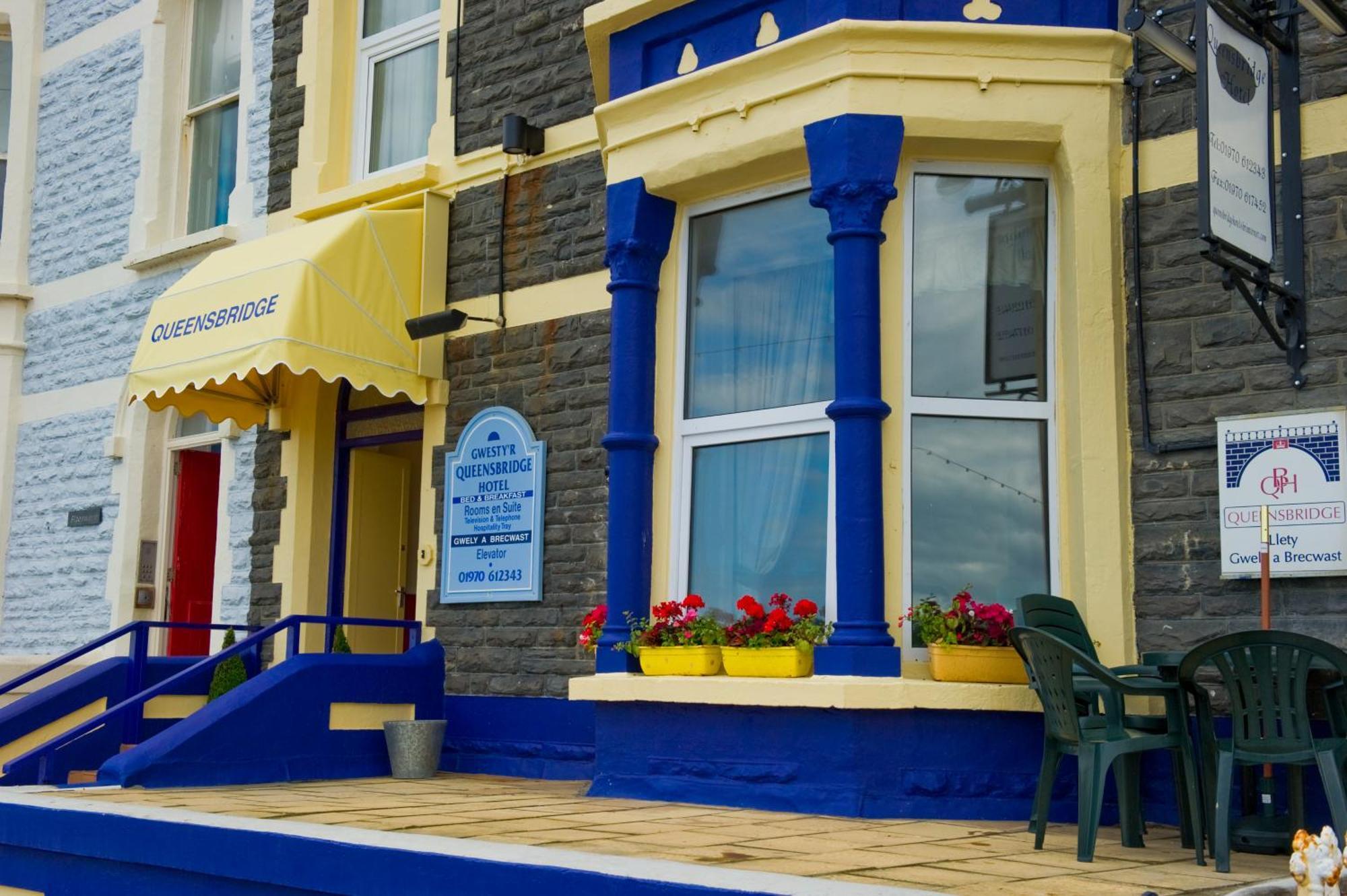 Queensbridge Hotel Абъристуит Екстериор снимка